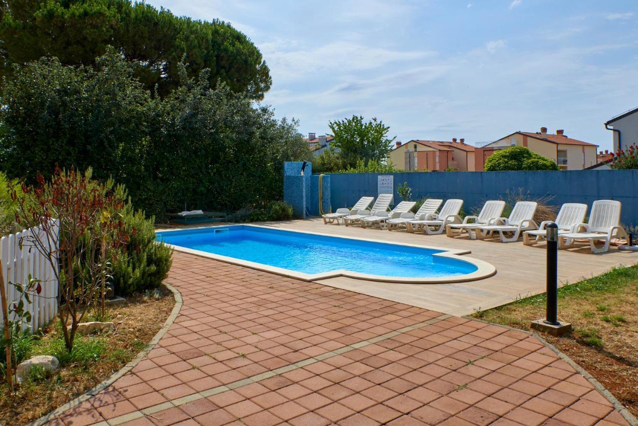 Cittanova Boutique Apartment Con Piscina Novigrad Istria Exterior foto